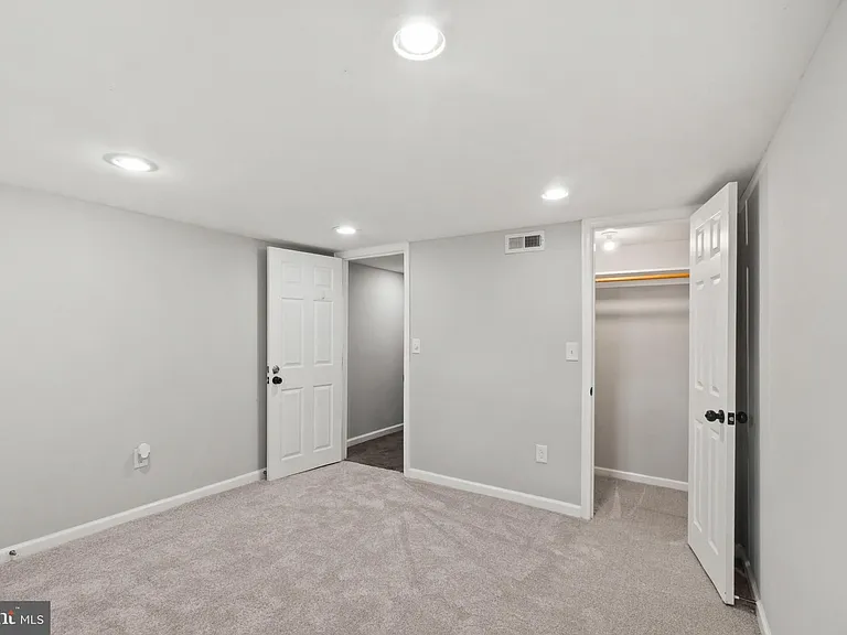 324 Oldham St — Photo 35