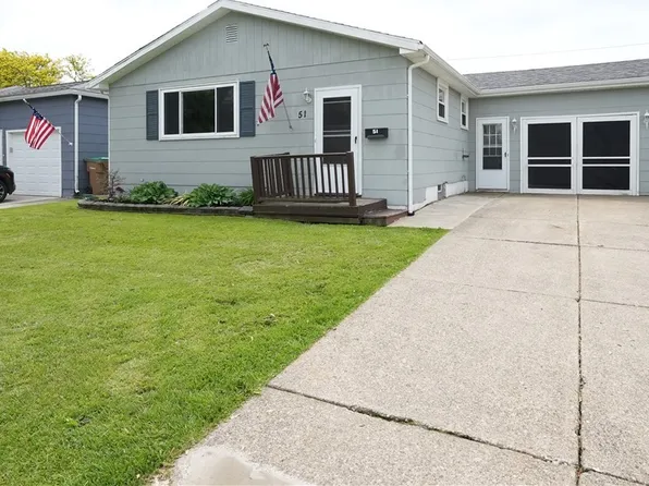 51 E Rouen Dr, Buffalo, NY 14227
