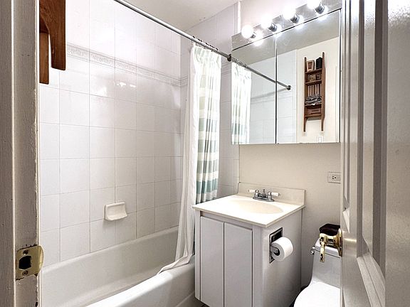 5th image of 42 W 85th St #3R