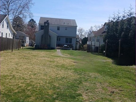 3rd image of 36 Evergreen Ave