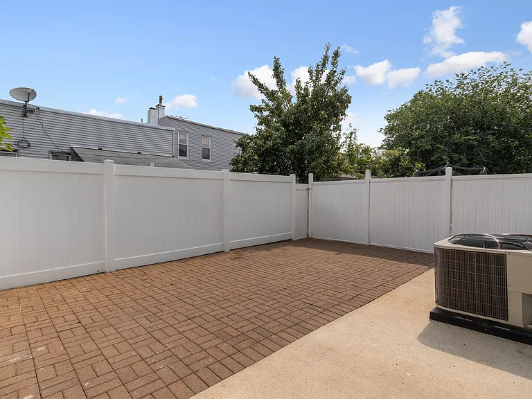 720 23rd St #1 — Photo 14