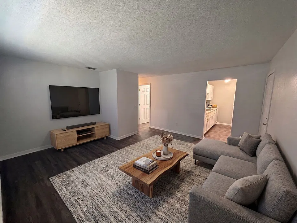 Modern 2BR/2BA Apartments at Woodland Heights | Washer & Dryer Included!