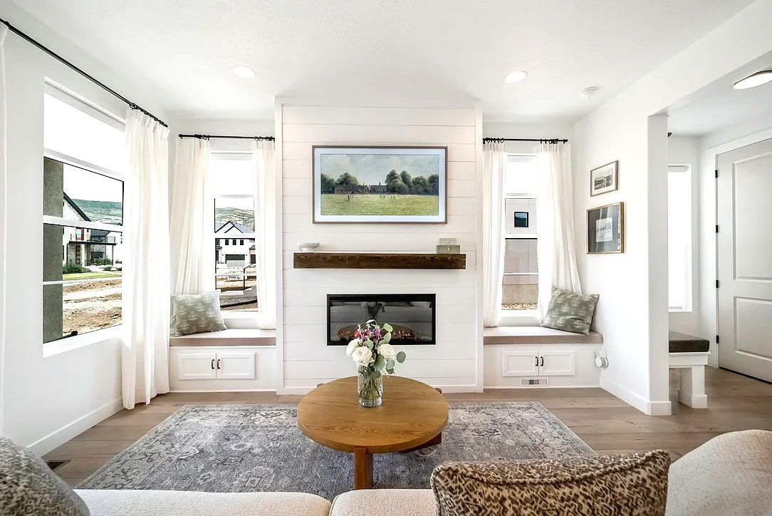 3 bed, 2.5 bath, 2000 sqft, $5,999 — Photo 4