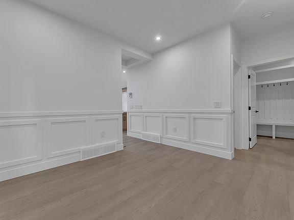 5th image of 247 Linden Loop