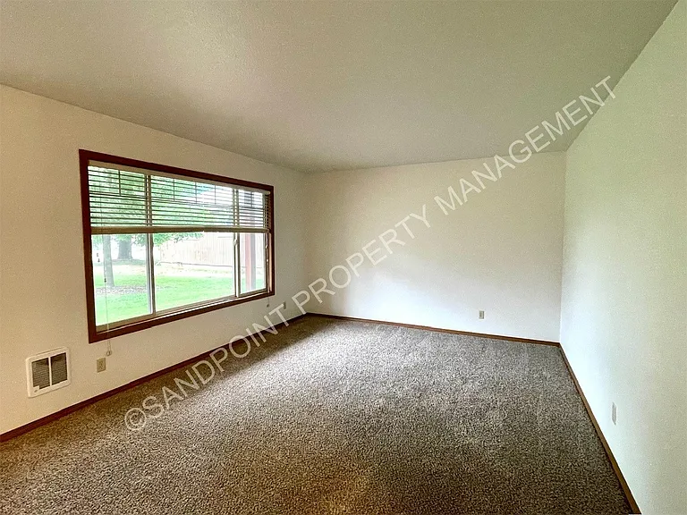 910 N Division Ave #208 — Photo 15