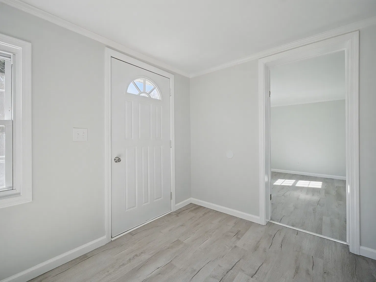 3 bed, $2,050 — Photo 4