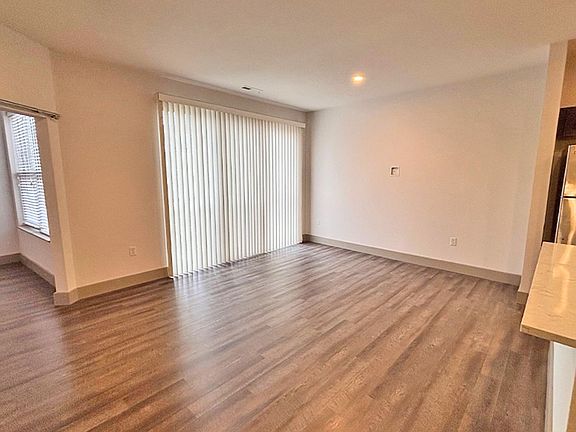 3rd image of 3240 Whitfield Ave #3250-206