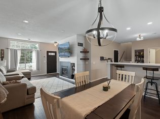 13055 Europa Trail Way N UNIT B, Hugo, MN 55038