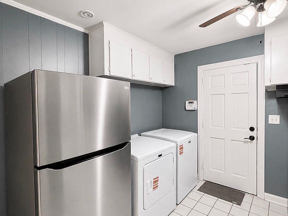 4th image of 106 Prancer Ave