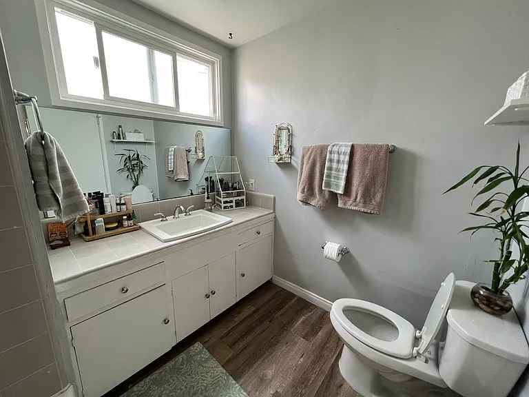 3238 Grim Ave #B — Photo 8