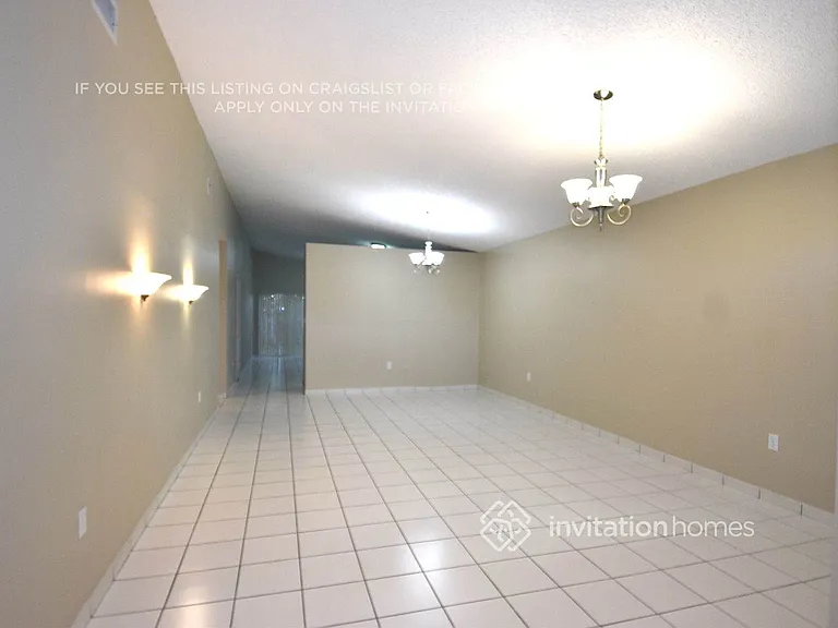 1276 SW 143rd Pl — Photo 5