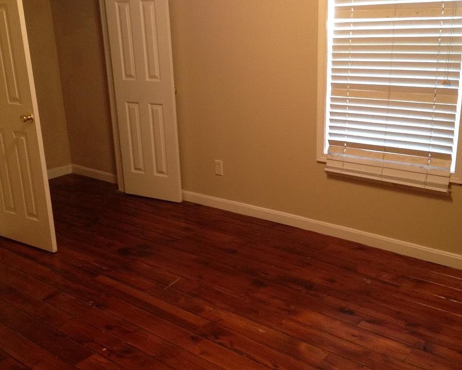 2nd image of 1511 Sycamore St #B