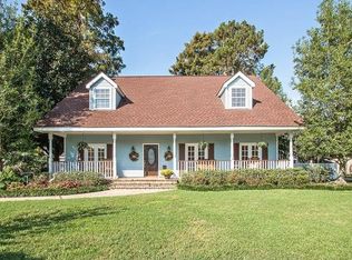 13 Parlange Dr, Destrehan, LA 70047
