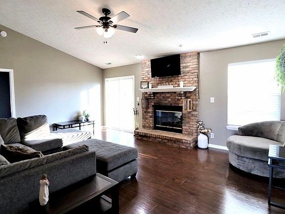 3rd image of 3022 Bowfield Way