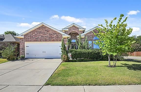 3rd image of 2400 Priscella Dr
