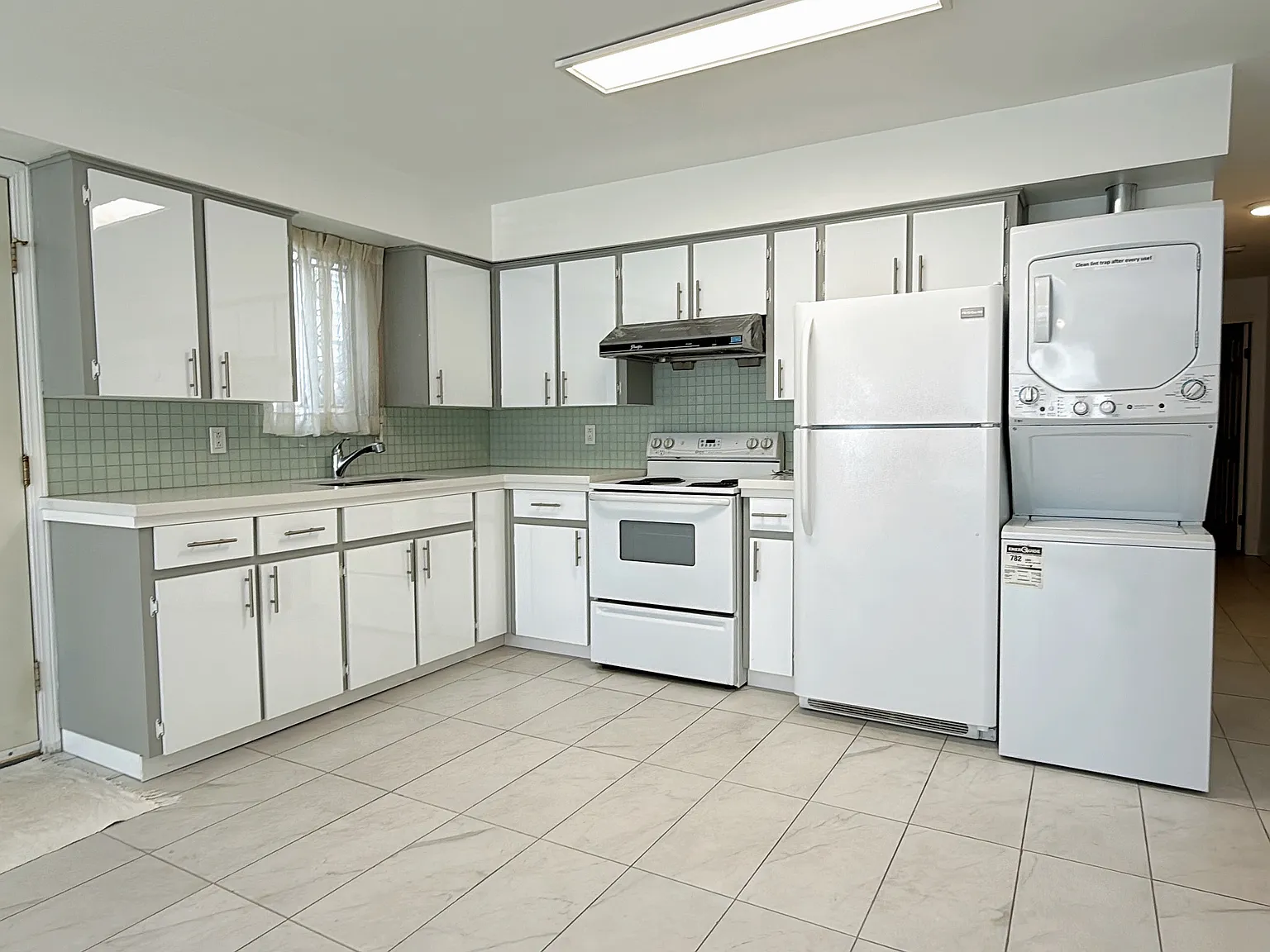 2 bed, 750 sqft, $2,000 — Photo 4