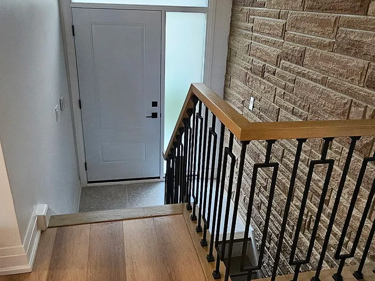 21 Chopin Ave — Photo 2