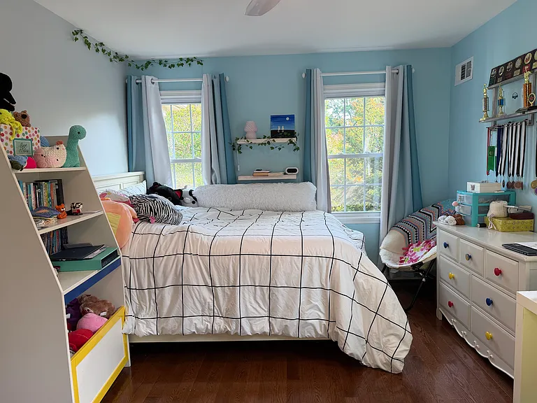 1736 Crestview Dr — Photo 15
