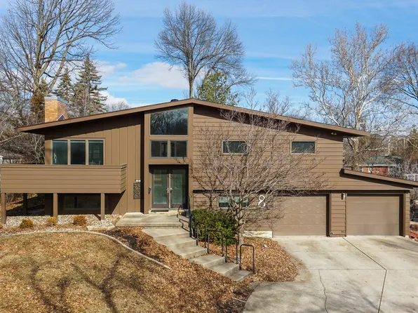 8 Knollcrest Ct, Normal, IL 61761