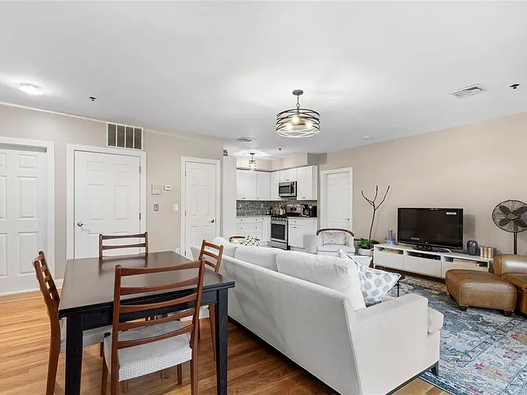215 Grand St #1F — Photo 4