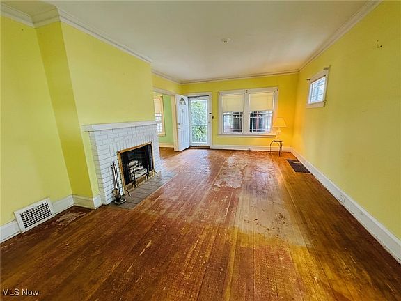 3rd image of 2096 Reveley Ave
