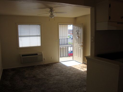4th image of 612 Montgomery St APT 170