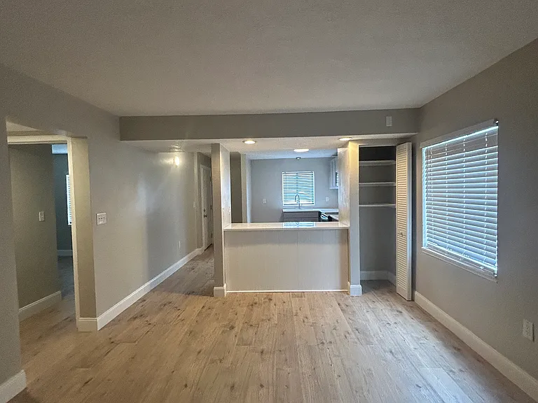 2543 Myrtle Ave #C — Photo 7