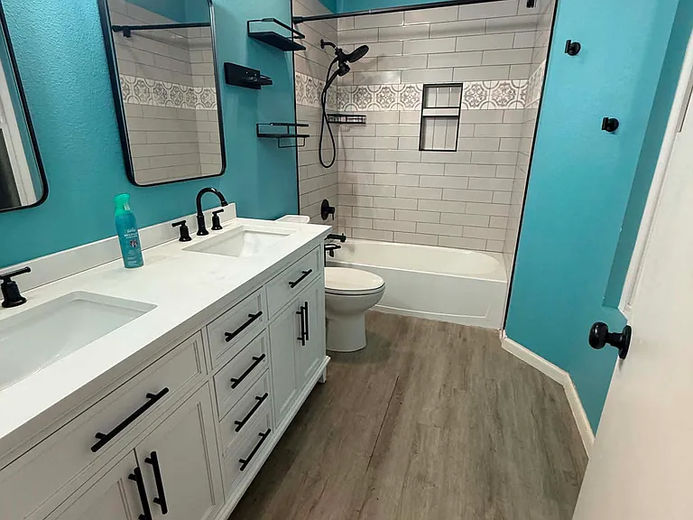 7550 W Surrey Ave — Photo 3
