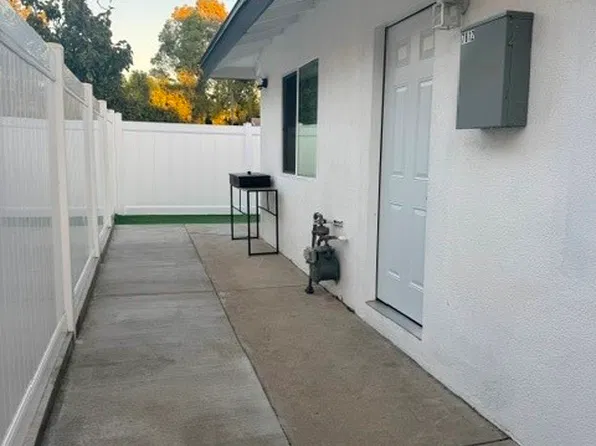 7812 Vanalden Ave, Reseda, CA 91335