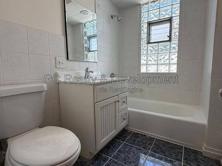 837 Thomas Ave #1 — Photo 7