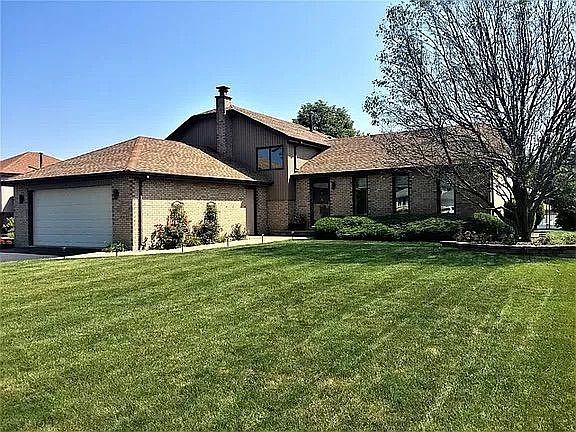 1st image of 15335 Stradford Ln