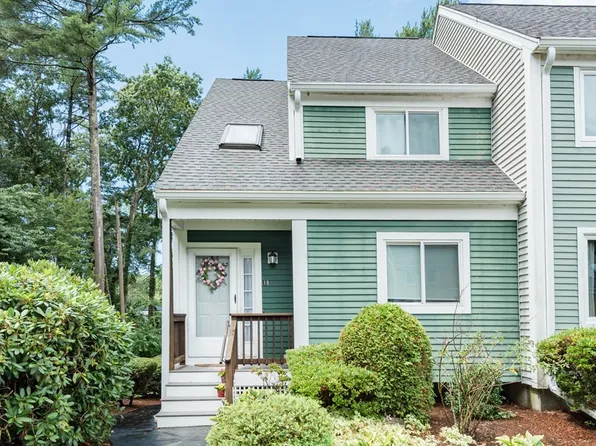 34 Mattakeesett St APT 18, Pembroke, MA 02359