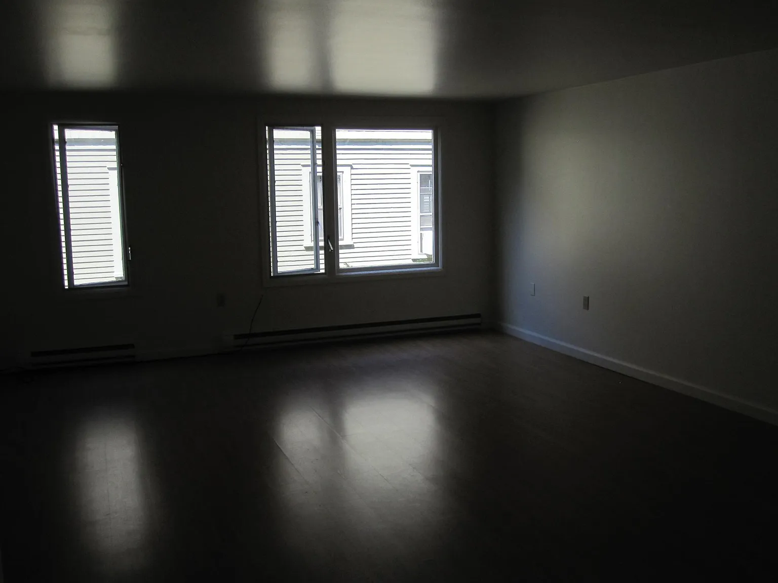 348 College St — Photo 1