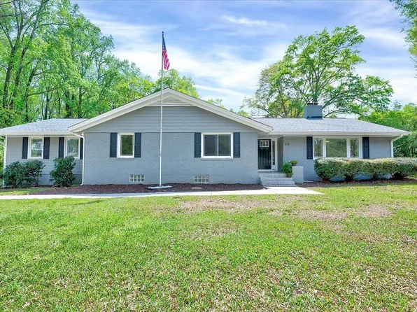 612 E Academy St, Fuquay Varina, NC 27526