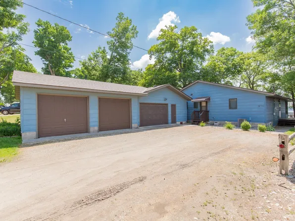 935 Reed St N, Waterville, MN 56096