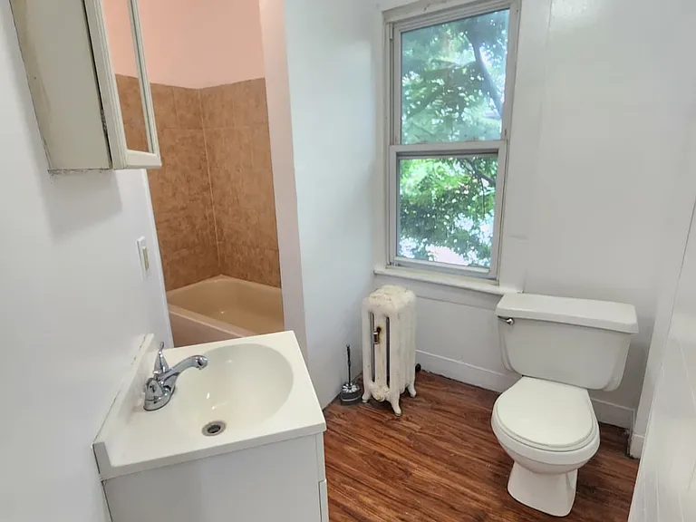 118 Division St — Photo 11