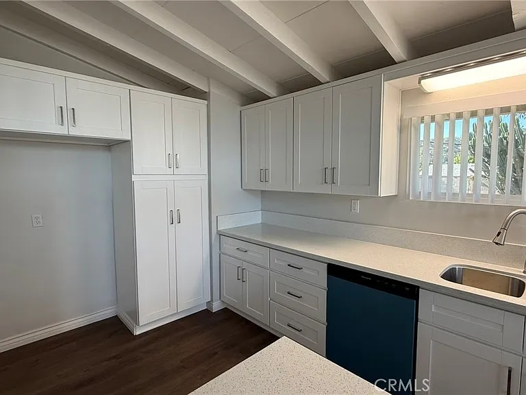 1002 E Walnut Ave — Photo 5