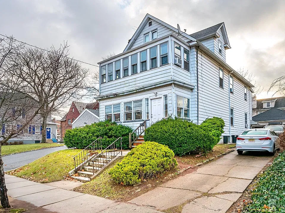 12 Huntington St #2