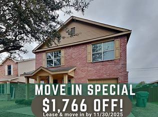 216 Turning Tree Rd, Wilmer, TX 75172