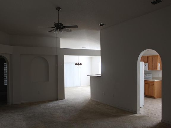 3rd image of 714 Garnette Ave