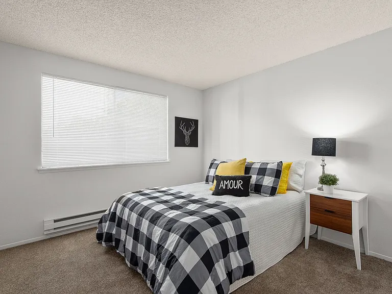 2714 J St NE #B — Photo 31