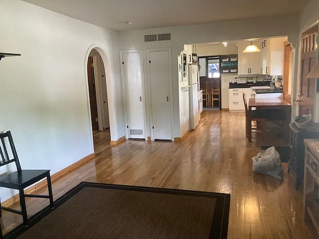 2208 Crestview Dr — Photo 6