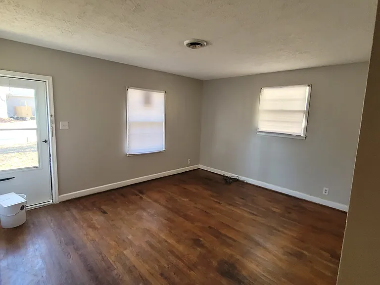326 Gray St — Photo 2