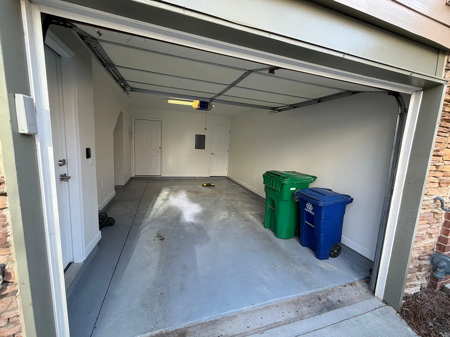 1 bed, 1275 sqft, $2,500 — Photo 3