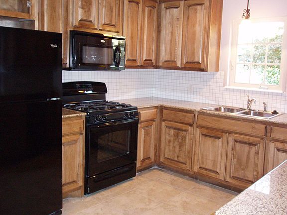 Modern and clean with Dishwasher, Microwave, Disposal, Dishw