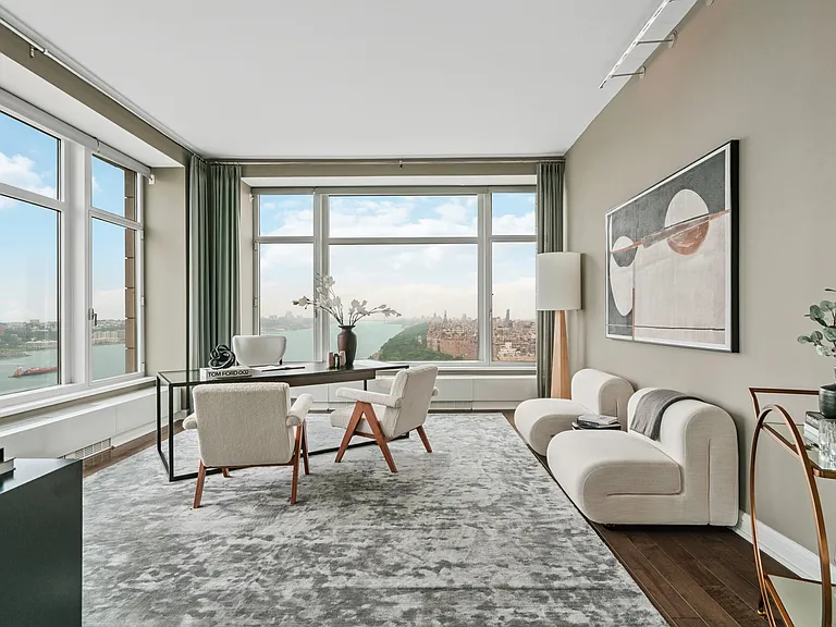 240 Riverside Blvd #1 — Photo 4
