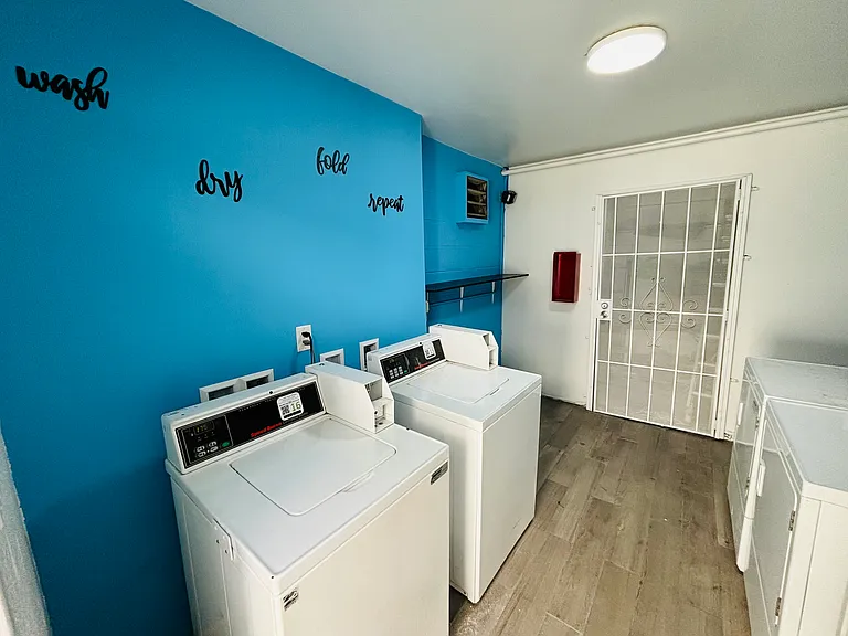 1922 Fairfield Ave #211 — Photo 20