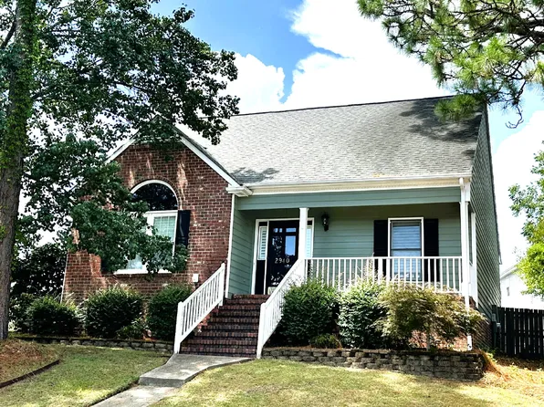 2940 Amelia Dr, Fayetteville, NC 28304