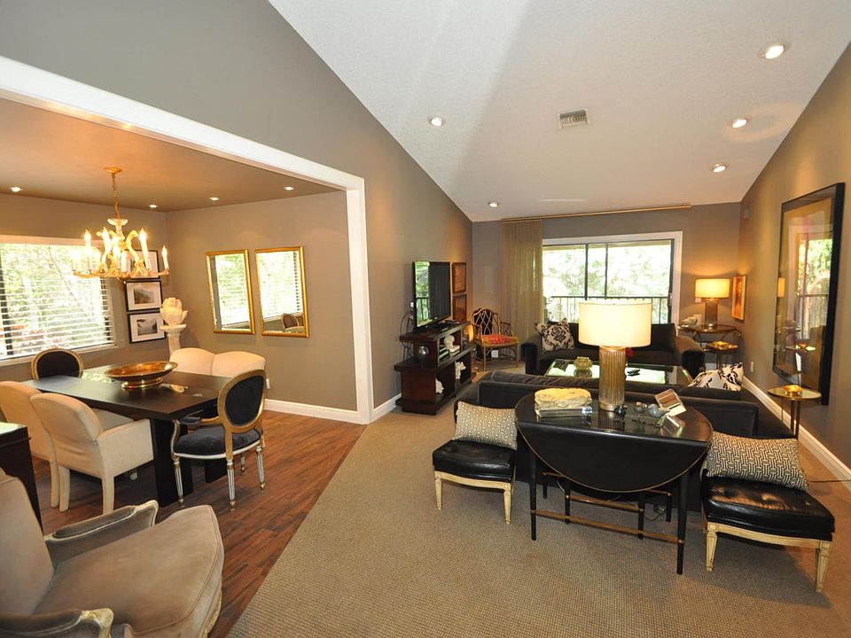 2nd image of 5640 Coach House Cir APT E
