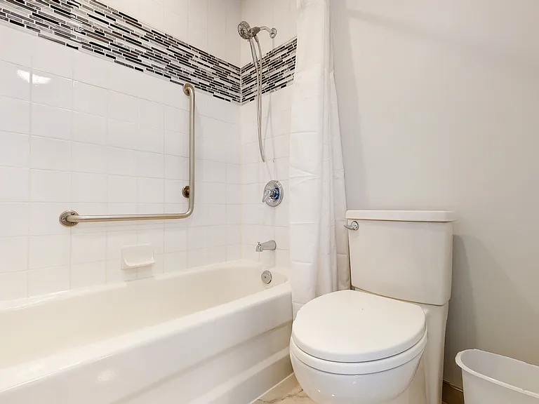 330 McLeod St — Photo 21
